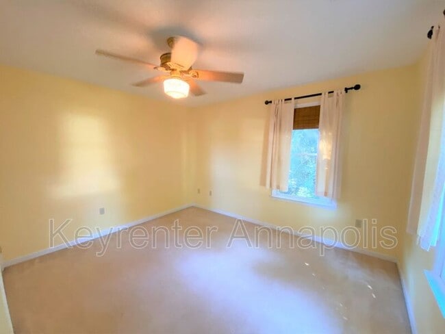 Building Photo - 1161 Green Holly Dr