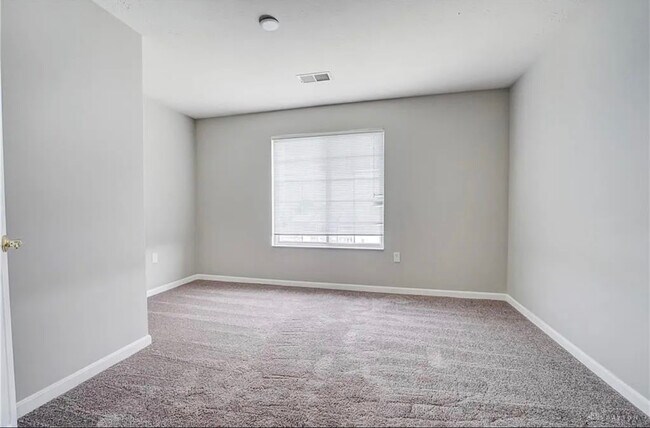 Building Photo - 3044 Westminster Dr