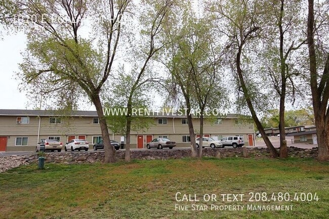 Building Photo - 1010 E Poplar St
