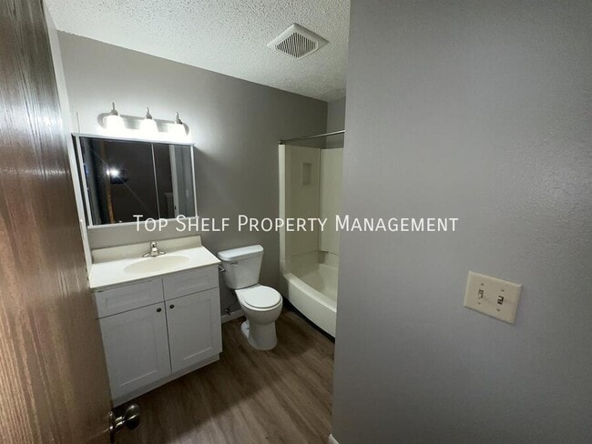 Building Photo - 4211 E Ovid Ave