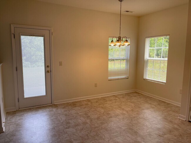 Building Photo - Spacious 4 Bedroom Home with Two-Car Garage in Swann's Mill Community