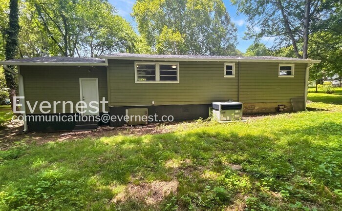 Building Photo - 117 Westbrook Ave