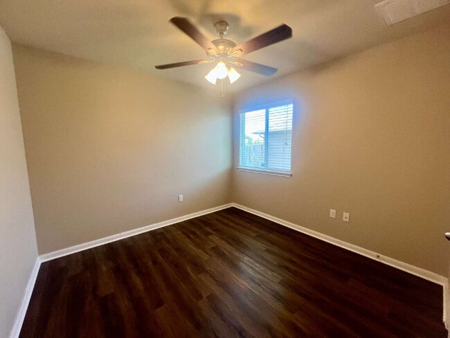 Building Photo - Beautifully updated one-story home!