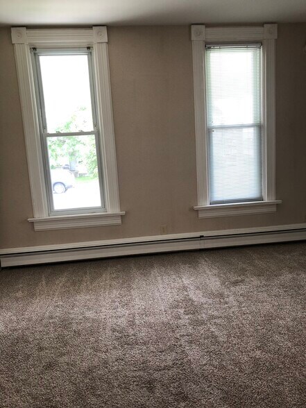 Primary Photo - 130 Walnut St