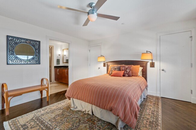 Building Photo - Large Updated SoMa Apartment!