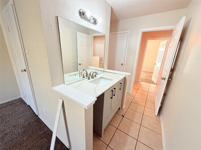 Building Photo - 8714 Victorian Village Dr