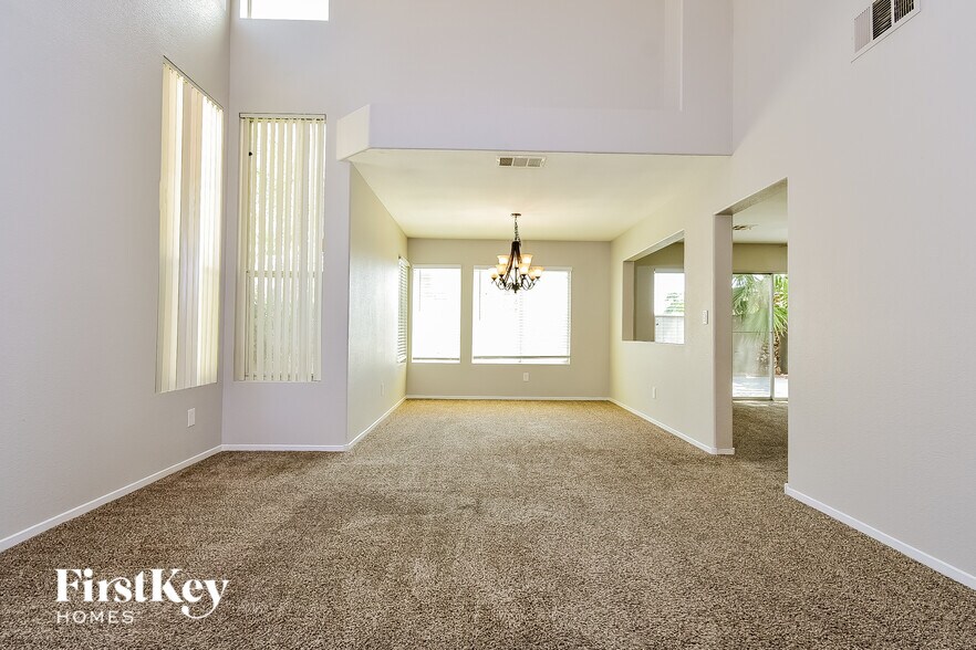 Building Photo - 6046 Evening View St