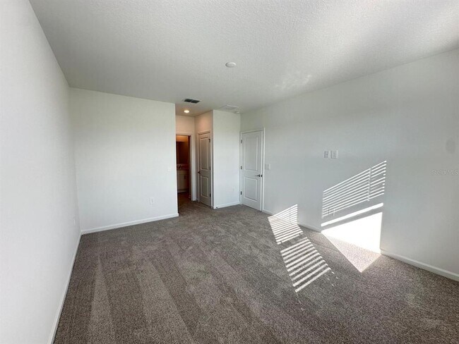 Building Photo - 5636 Lemon Grass St