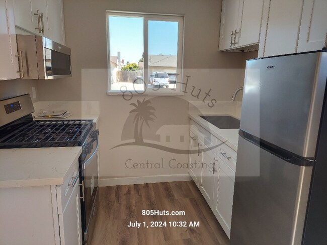 Building Photo - 1076 Rosewood Dr