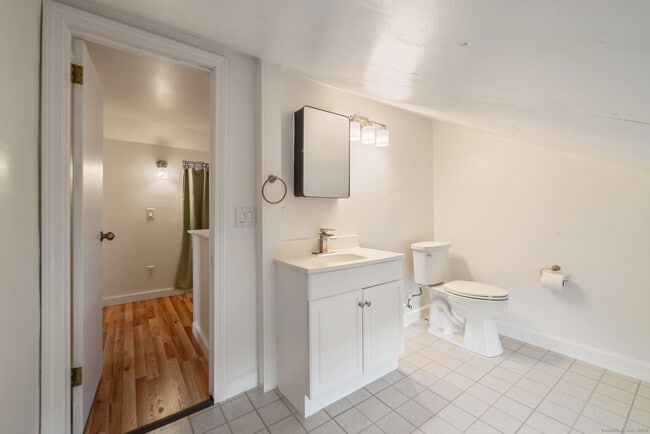 Building Photo - 46 Elaine Rd