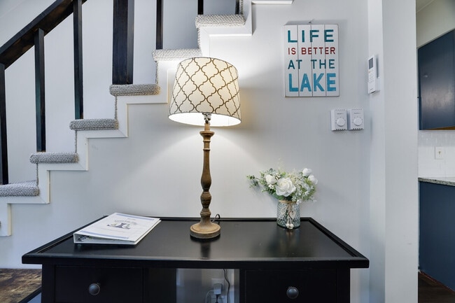 Building Photo - 141 Tommy's Ln