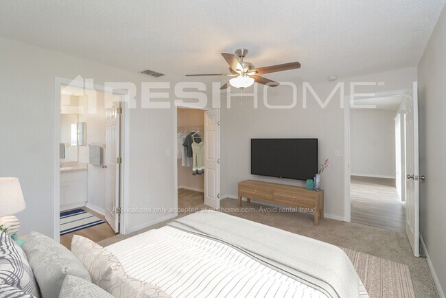 Building Photo - 4360 Gondolier Rd