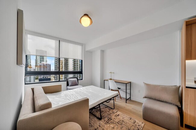 Building Photo - 225 N Miami Ave