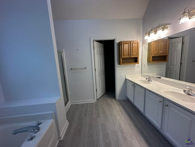 Building Photo - 282 Northridge Dr