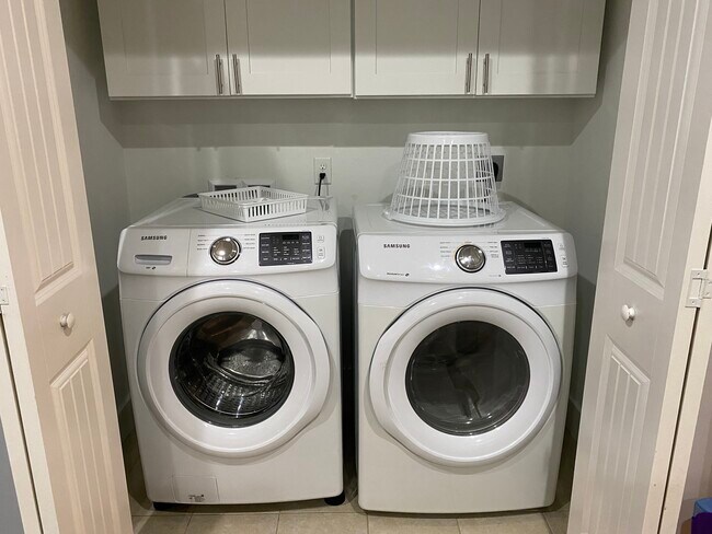 Building Photo - 8603 Marlin Pl