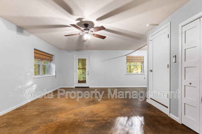 Building Photo - 1 Wellspring Ln