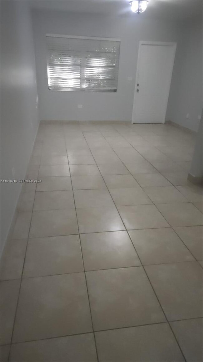 Building Photo - 2609 SW 34th Ave