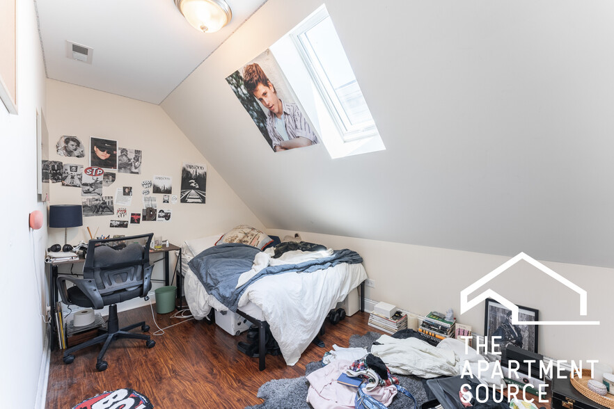 Building Photo - 3047 N Kimball Ave