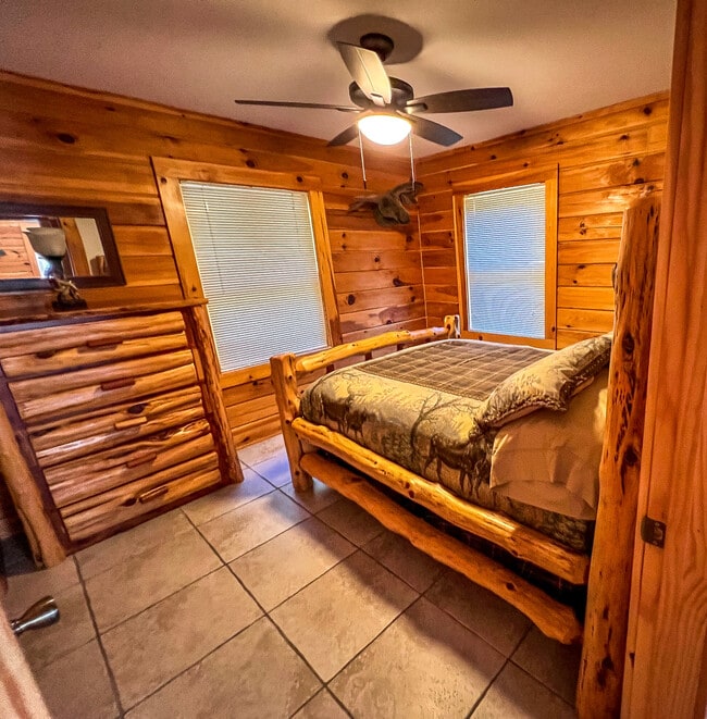 Building Photo - 169 Dream Mountain Rd