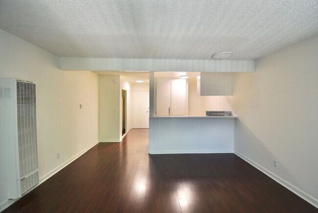 Building Photo - 7350 Kester Ave