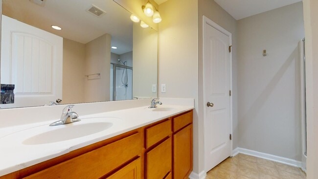 Building Photo - 1224 Garden Stone Dr