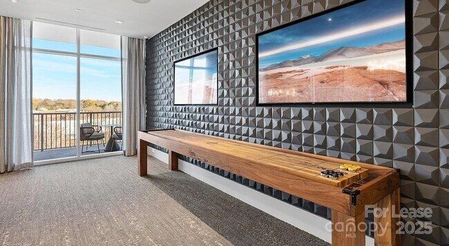 Building Photo - 4425 Sharon Rd