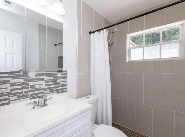 Building Photo - 1398 SW 47th Terrace