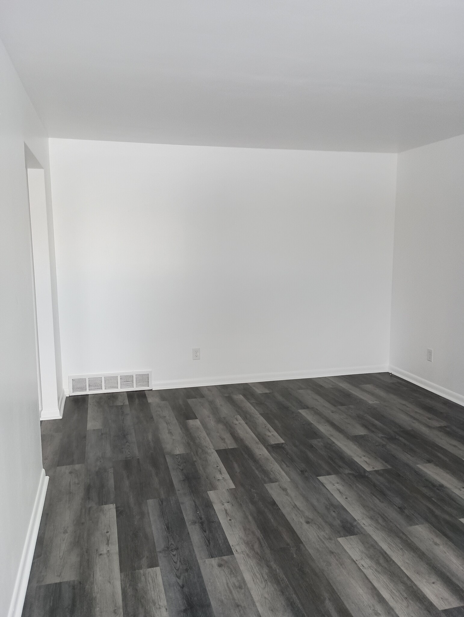 Building Photo - 1A Saybrook Dr