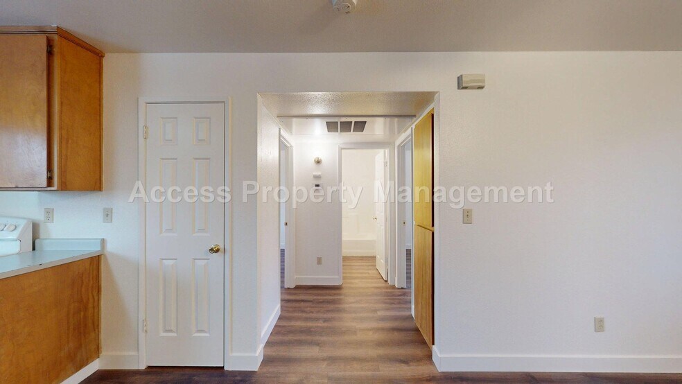 Building Photo - 114 Baker St