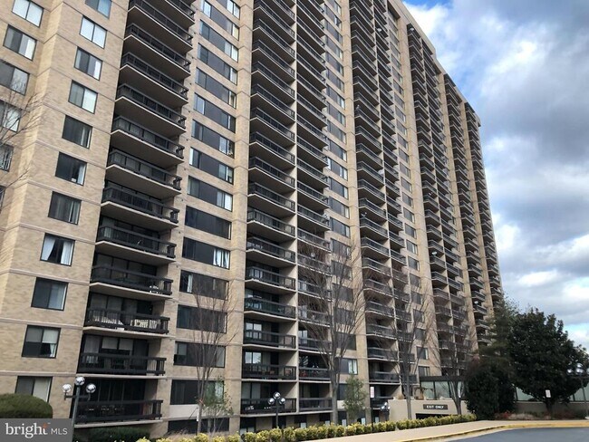 Building Photo - 3701 S George Mason Dr