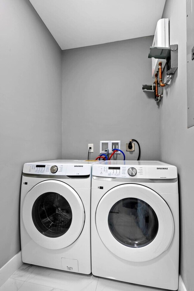 Building Photo - 1540 NW 46th St