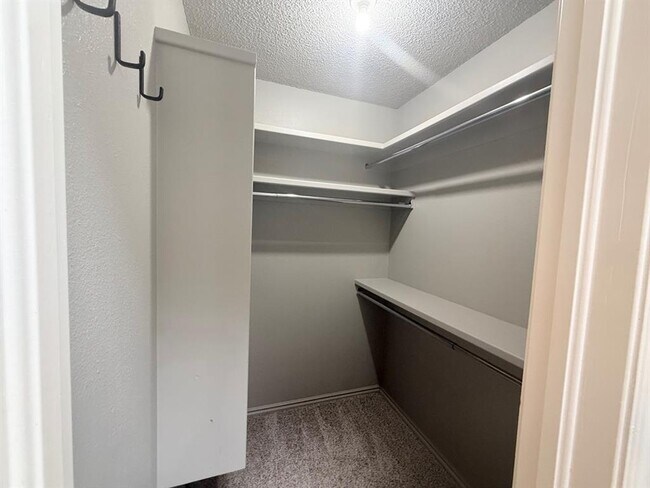Building Photo - 405 Partridge Ln