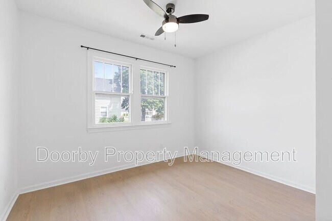 Building Photo - 913 S Highland Park Ave