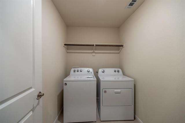 Building Photo - 1609 Grand Villa St