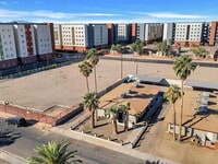 Building Photo - GCU Students Welcome! Updated 2-Bedroom Unit For Lease