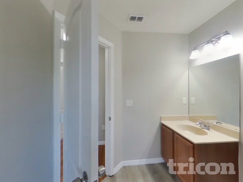 Building Photo - 18816 Litzau Ln