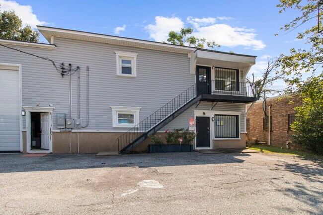 Primary Photo - 4440 Spruill Ave