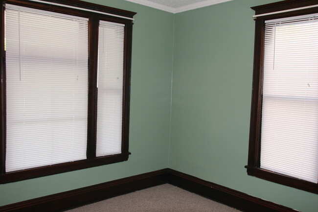 Front Bedroom - 2707 Delaware St SE