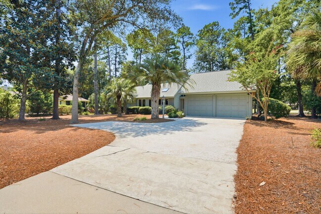 Building Photo - Enjoy Lowcountry living in this beautifully updated 3-Bed, 2-Bath home in Moss Creek!