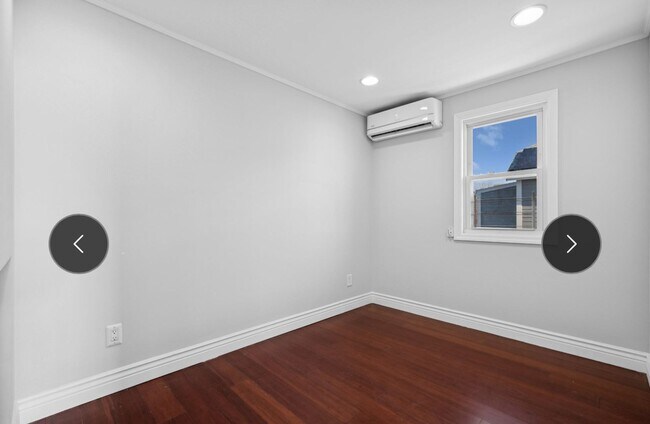 Building Photo - 102-23 164th Dr