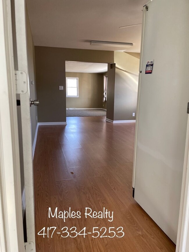 Building Photo - 2 bed / 2 bath home CENTER OF TOWN - BRANS...