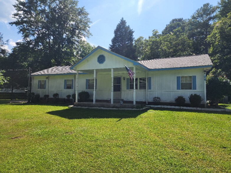 Building Photo - 104 Royalty Ct