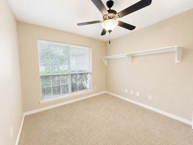 Building Photo - 1823 Strongs Ct