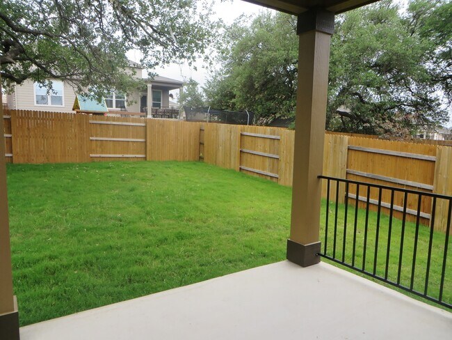 Building Photo - 4 Bedroom 2 Bathroom Creekside At Georgetown Village Home