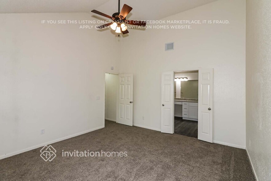 Building Photo - 7723 Pine Center Dr