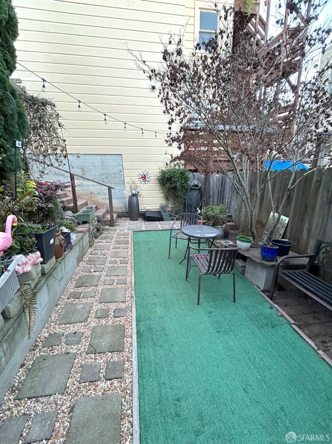 Building Photo - 106 Caselli Ave