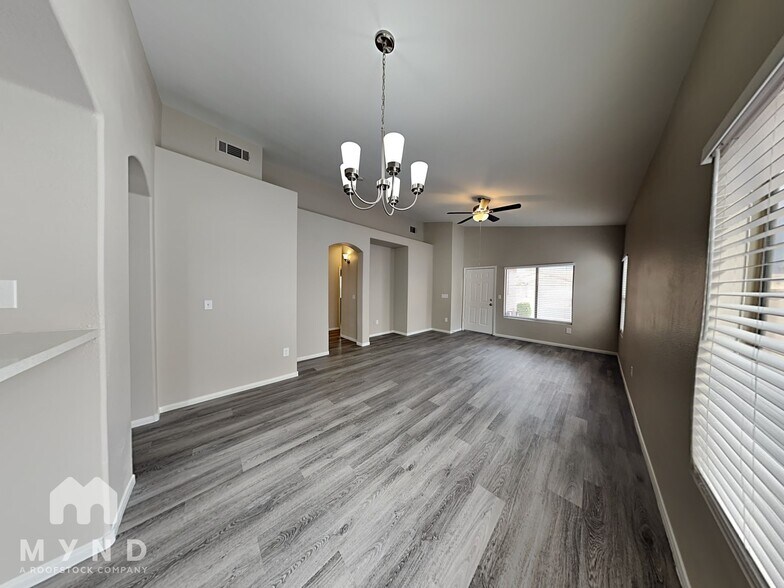 Building Photo - 1419 Old Cobble Dr