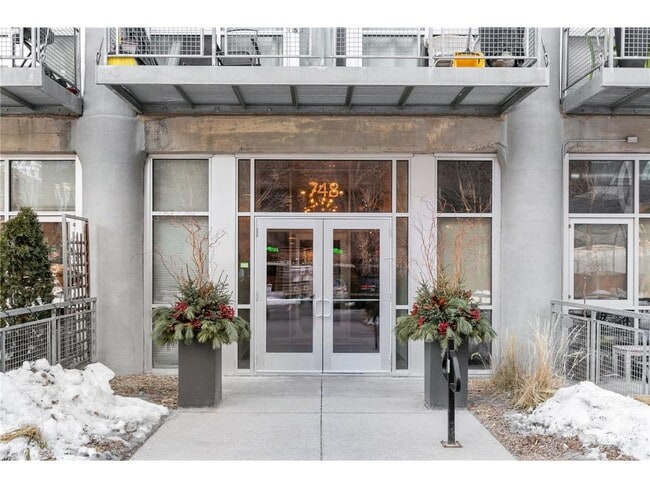 Building Photo - 748 N 3rd St