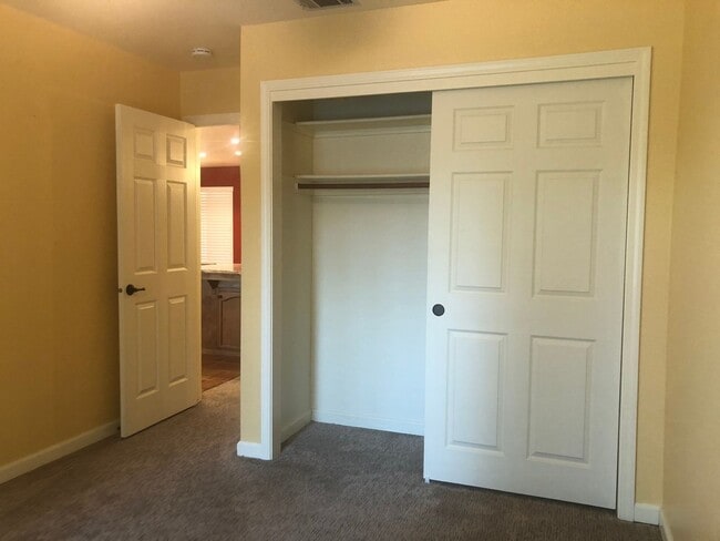 Building Photo - 1213 Chetwood Dr
