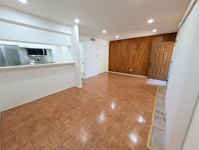 Building Photo - 7801 Shoal Creek Blvd